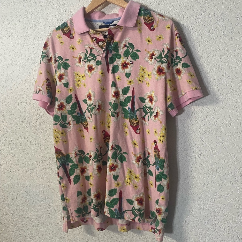 Tommy Hilfiger Men’s slim fit Preppy Tropical Fun animal and Floral print Pink